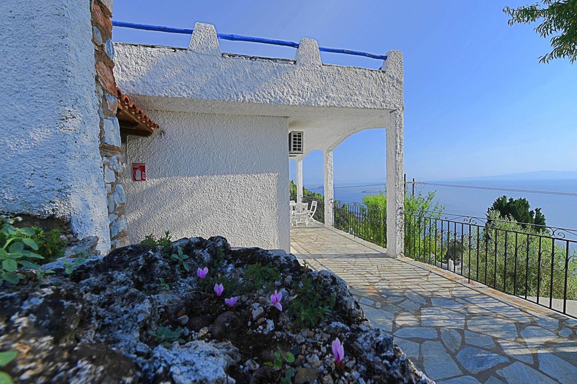 Secret Sporades Panoramic Villa